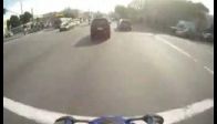 Motorcu neye u�rad�na �a��r�yor
